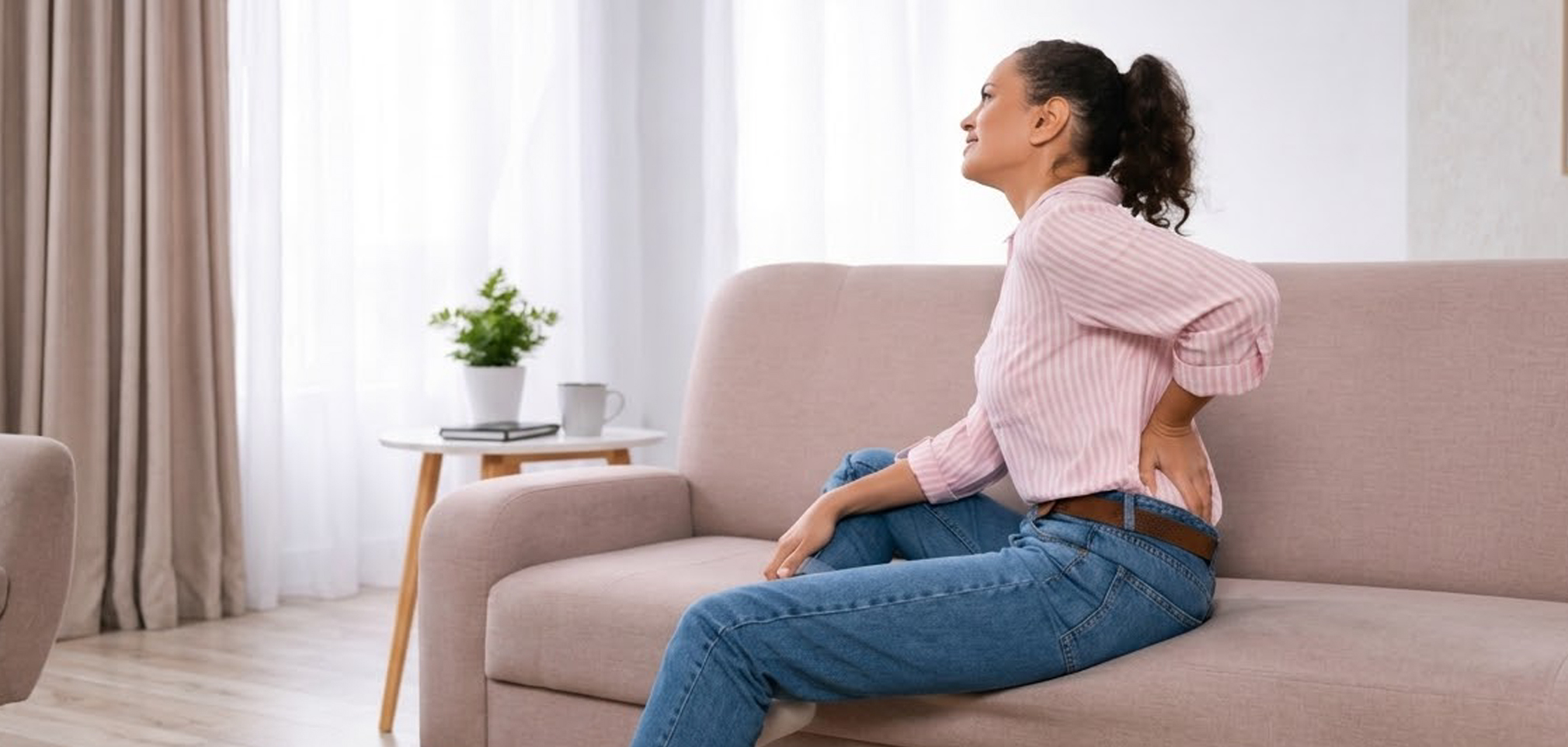Mulher com dor crônica nas costas